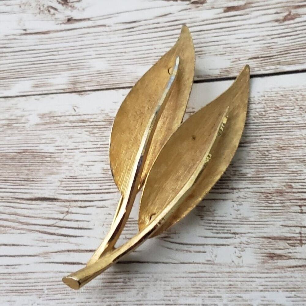 Vintage B.S.K Brooch / Pin - Large Two Leaves Gold Tone